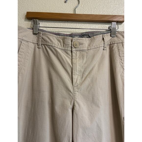 Eddie Bauer Women’s Size 14 Pants Slightly curvy crop Tan Khaki Outdoor Hiking - Picture 3 of 12